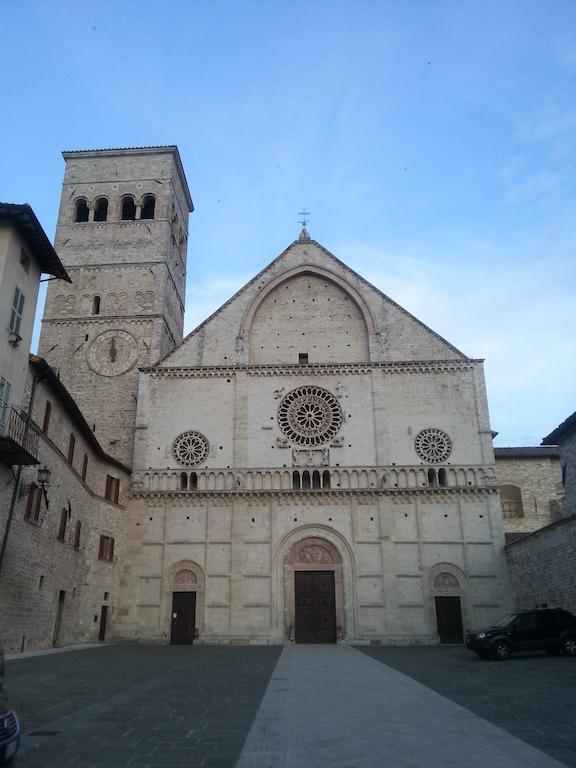 Il Cortile Di San Rufino Apartment Assisi Phòng bức ảnh