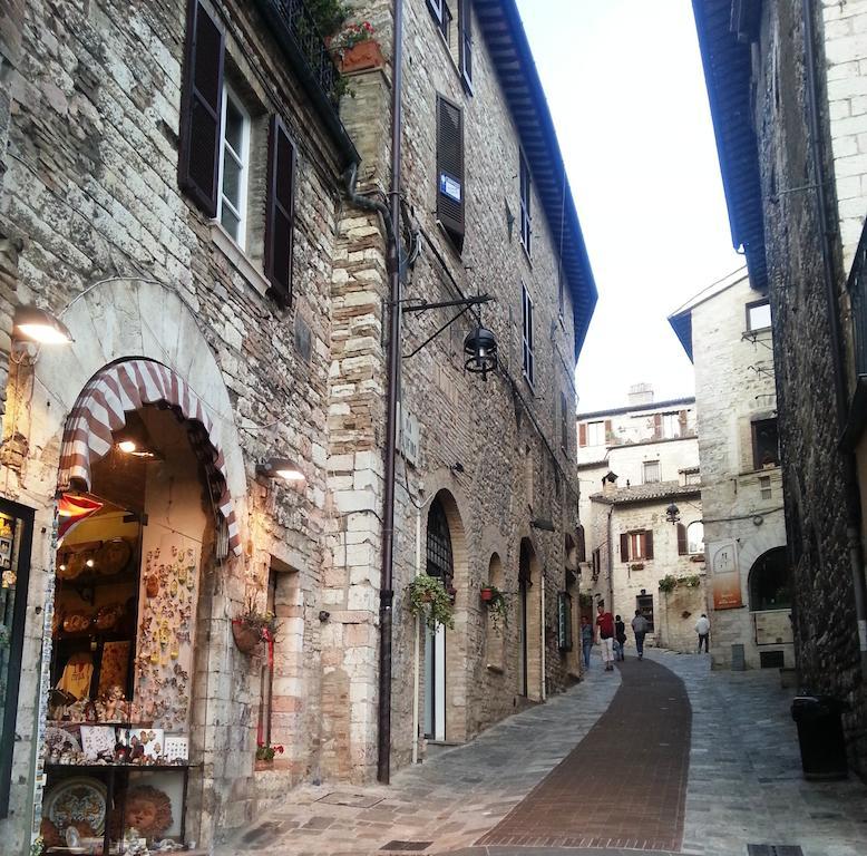 Il Cortile Di San Rufino Apartment Assisi Phòng bức ảnh